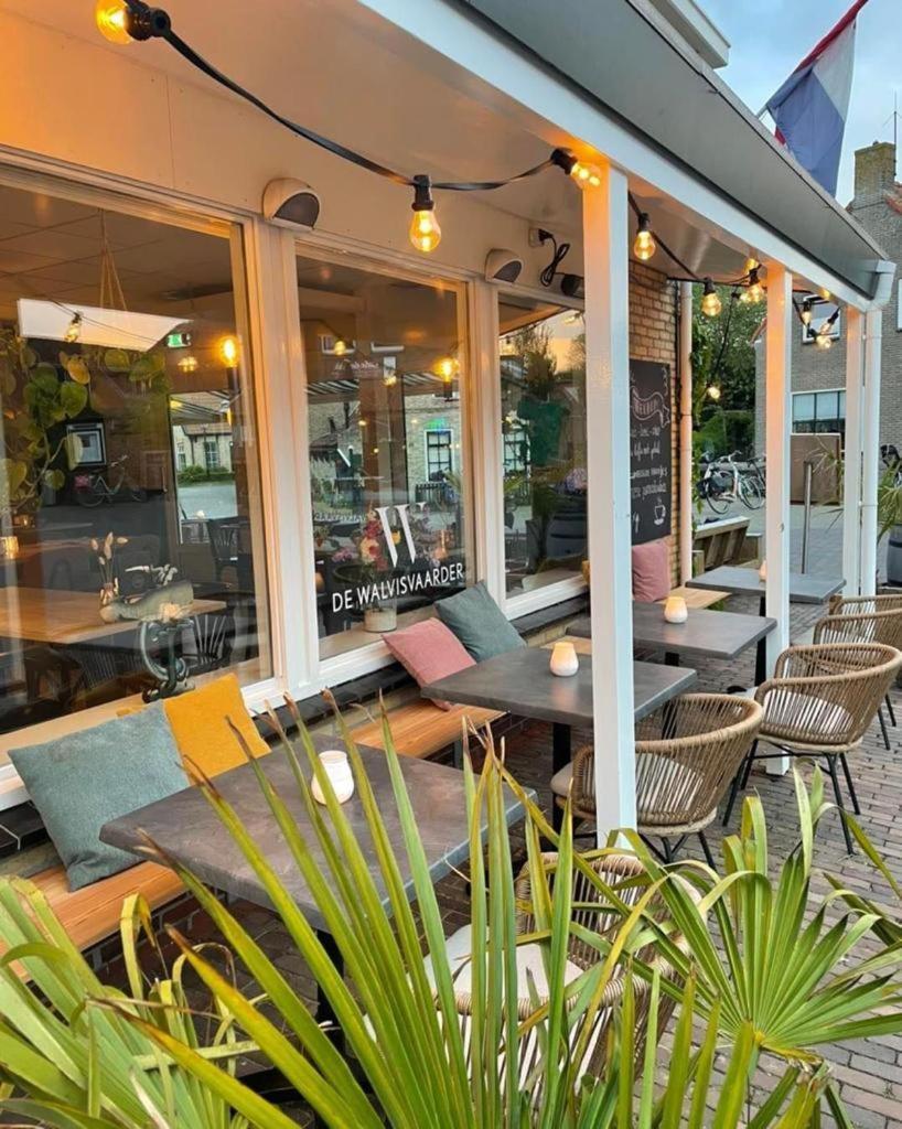 Hotel-Restaurant De Walvisvaarder 홀륌 외부 사진