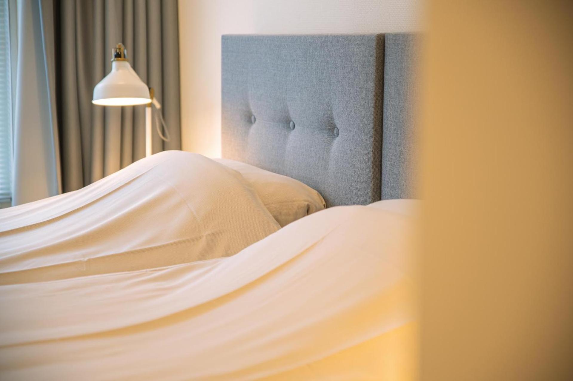 Hotel-Restaurant De Walvisvaarder 홀륌 외부 사진